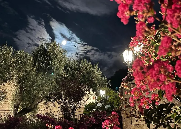 Pietra Bianca Couette-café 3*