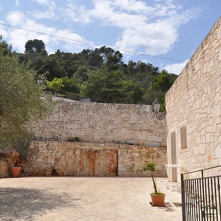 Pietra Bianca Bed and Breakfast 3*