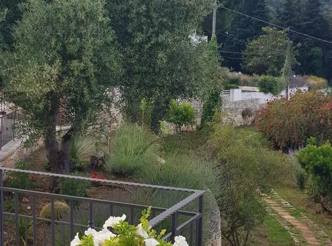 Pietra Bianca Остуни